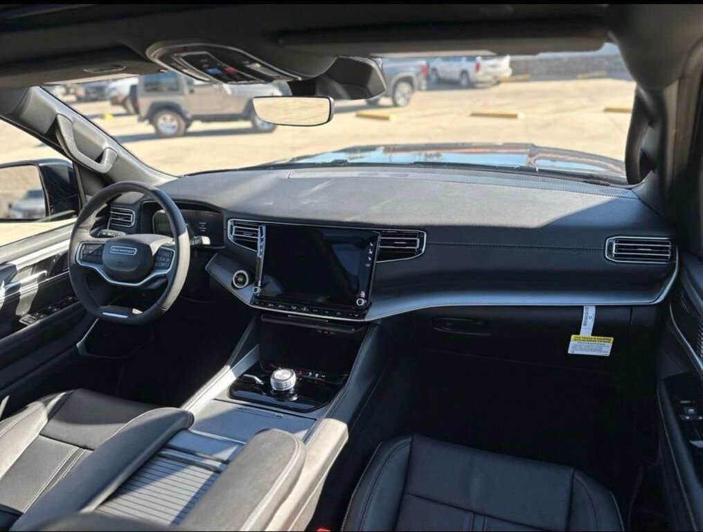 New 2026 Jeep Grand Wagoneer Limited image 17