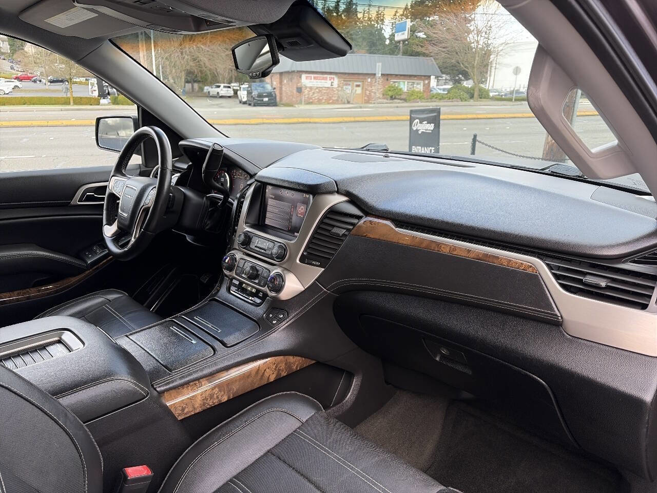 Used 2015 GMC Yukon XL Denali w/ Premium Package image 20