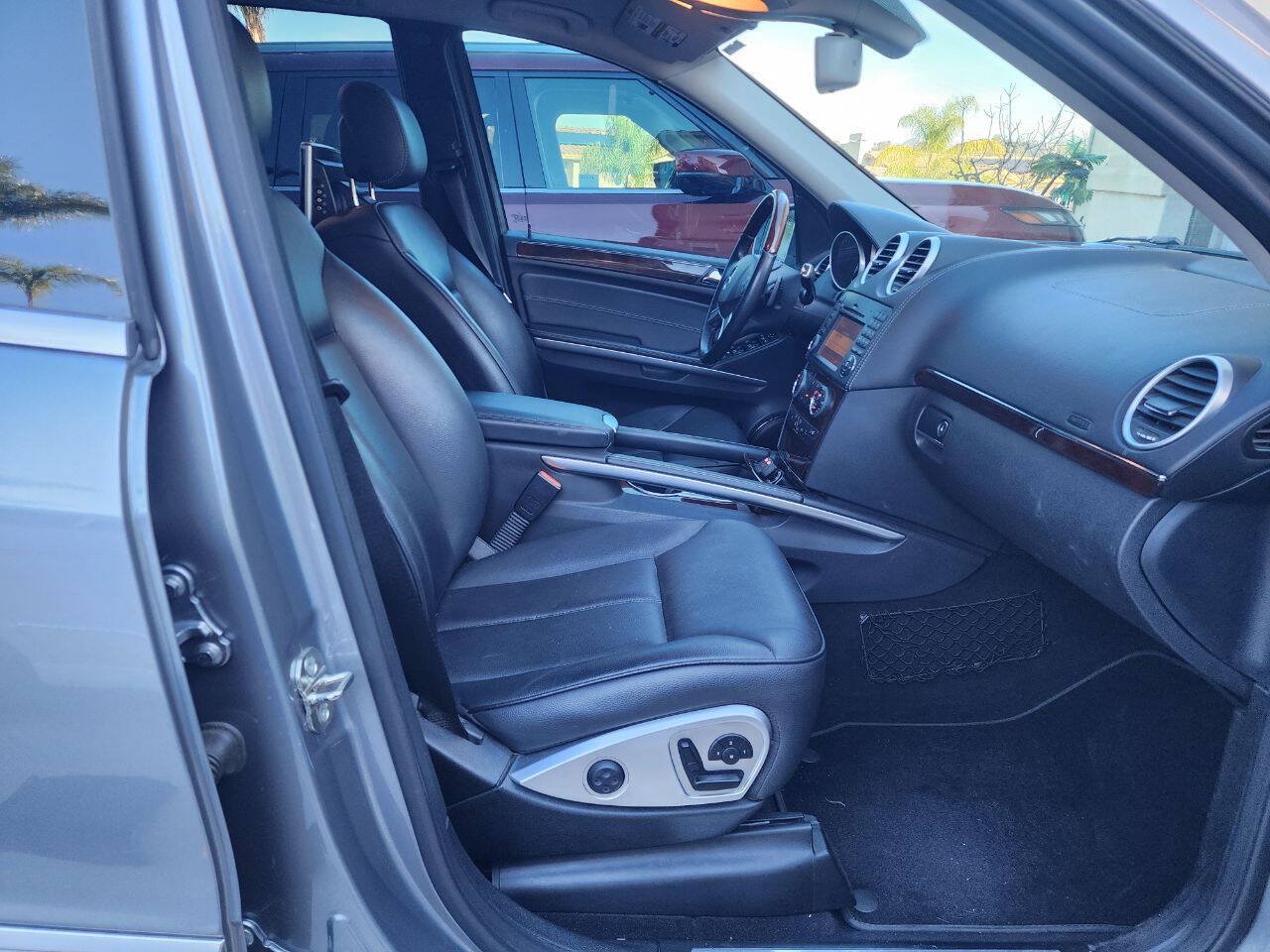 Used 2012 Mercedes-Benz GL 450 4MATIC image 30