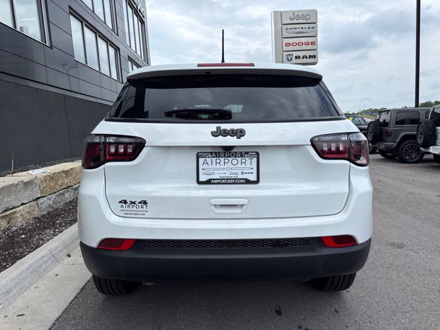 New 2026 Jeep Compass Latitude AWD/4WD image 4