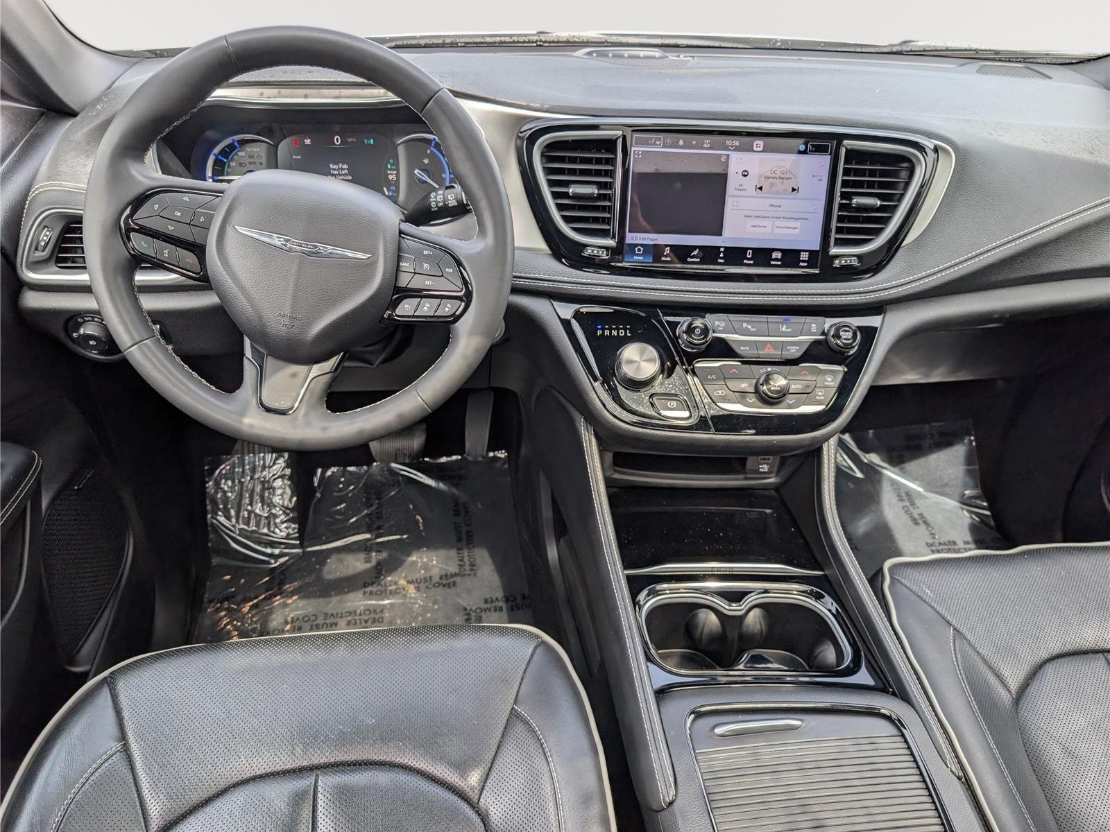 Used 2023 Chrysler Pacifica Limited w/ Uconnect Theater Family Group FWD image 22