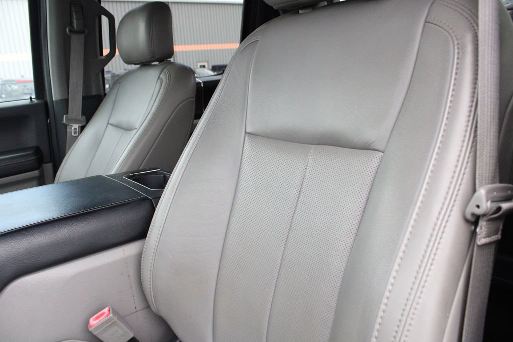 Used 2019 Ford F150 Lariat w/ Equipment Group 502A Luxury AWD/4WD image 6