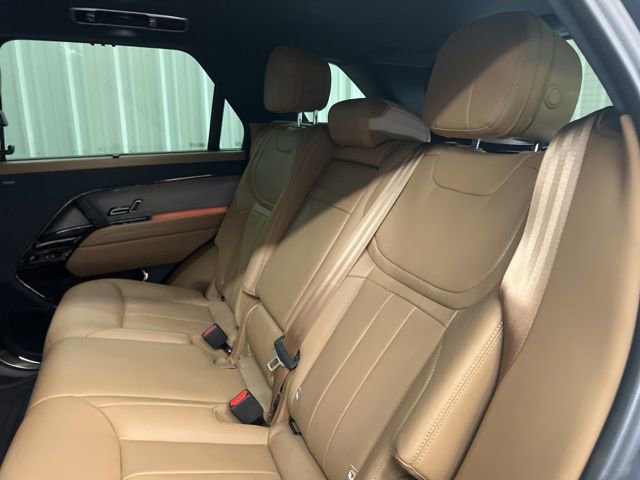 Used 2025 Land Rover Range Rover Sport SE image 13
