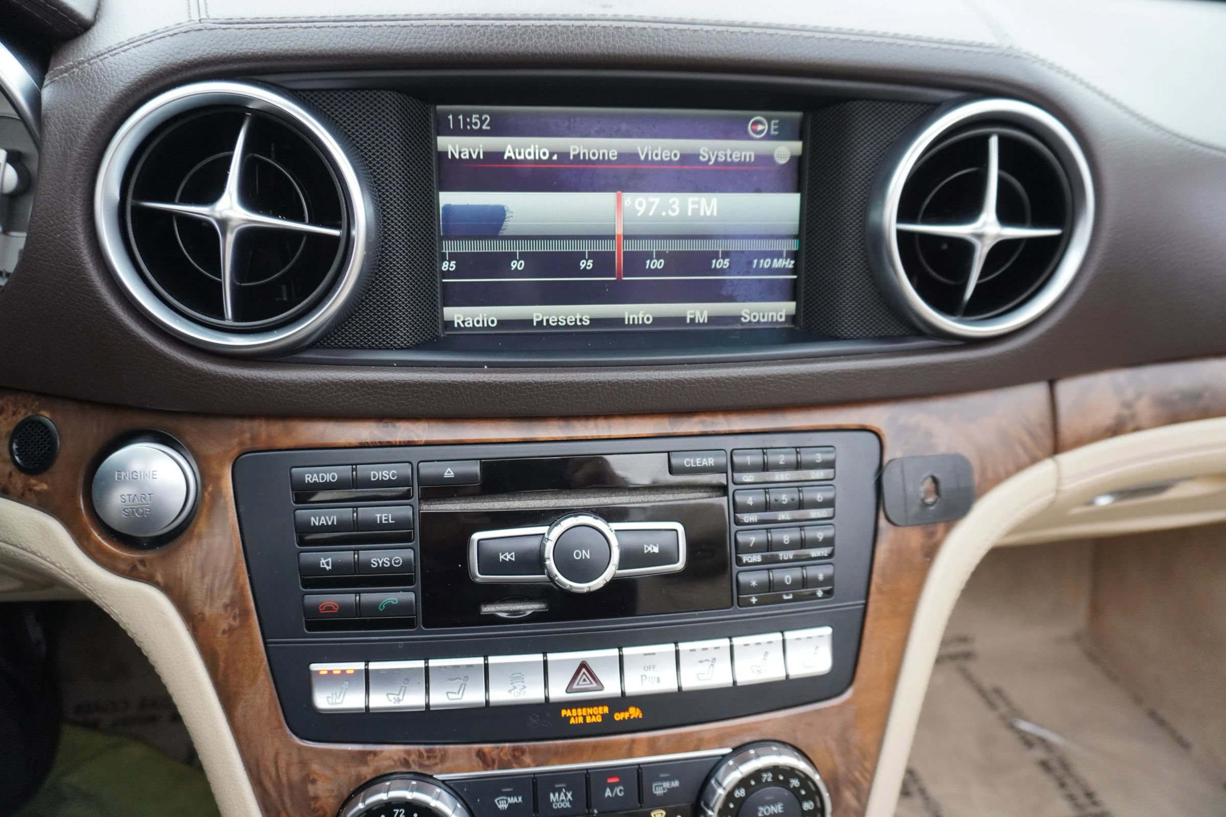 Used 2015 Mercedes-Benz SL 400 image 15