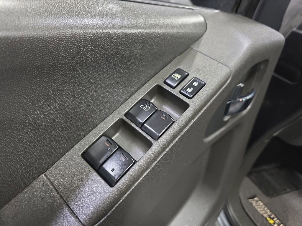 Used 2018 Nissan Frontier PRO-4X AWD/4WD image 21