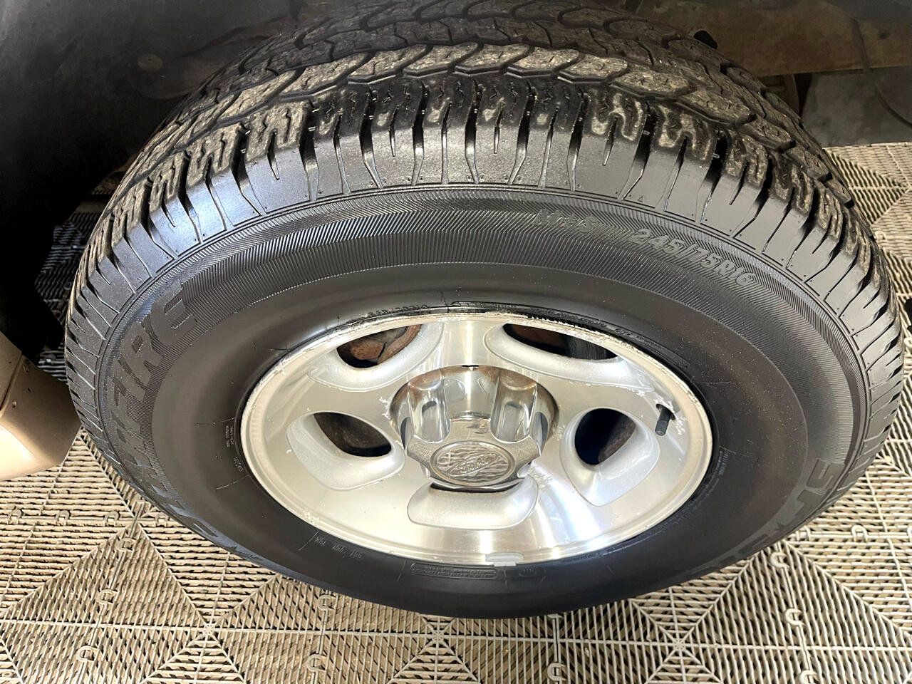 Used 2000 Ford Explorer Eddie Bauer image 11