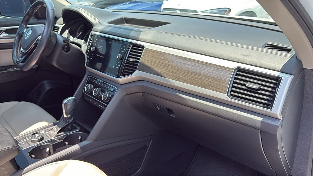Used 2018 Volkswagen Atlas SEL w/ R-Line Package AWD/4WD image 13