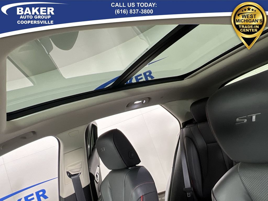 Used 2023 Buick Envision Essence w/ Sport Touring Package image 19