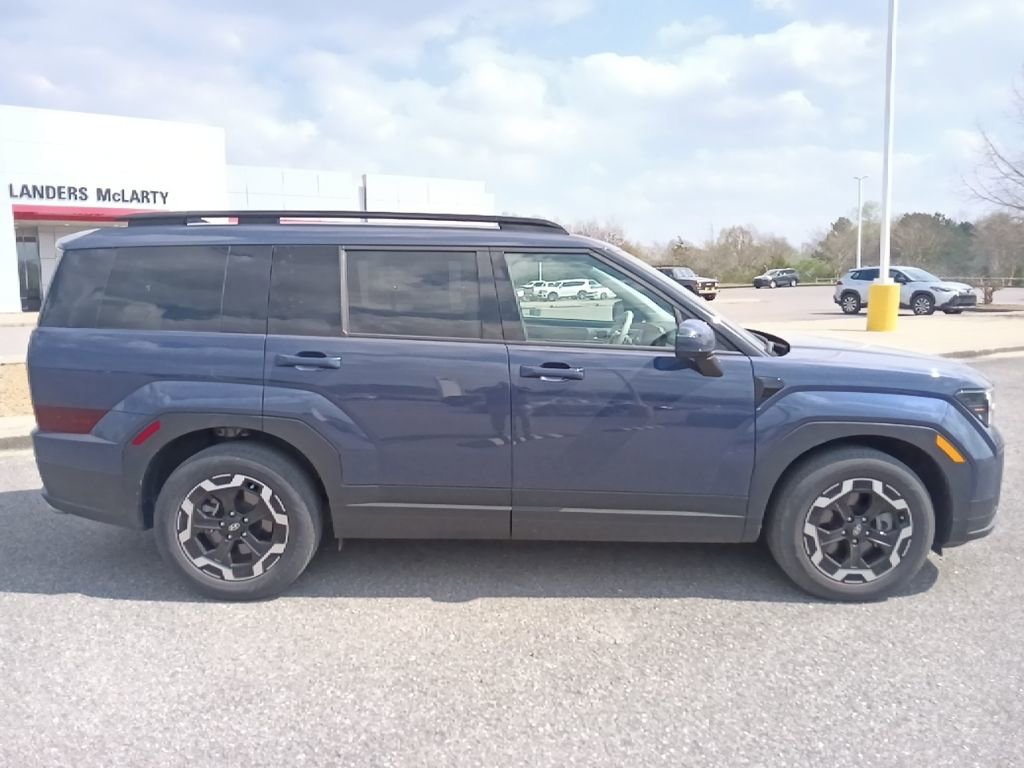 Used 2025 Hyundai Santa Fe SEL image 2