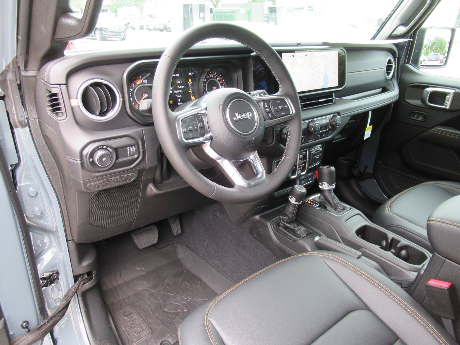 New 2026 Jeep Wrangler Unlimited Sahara AWD/4WD image 18