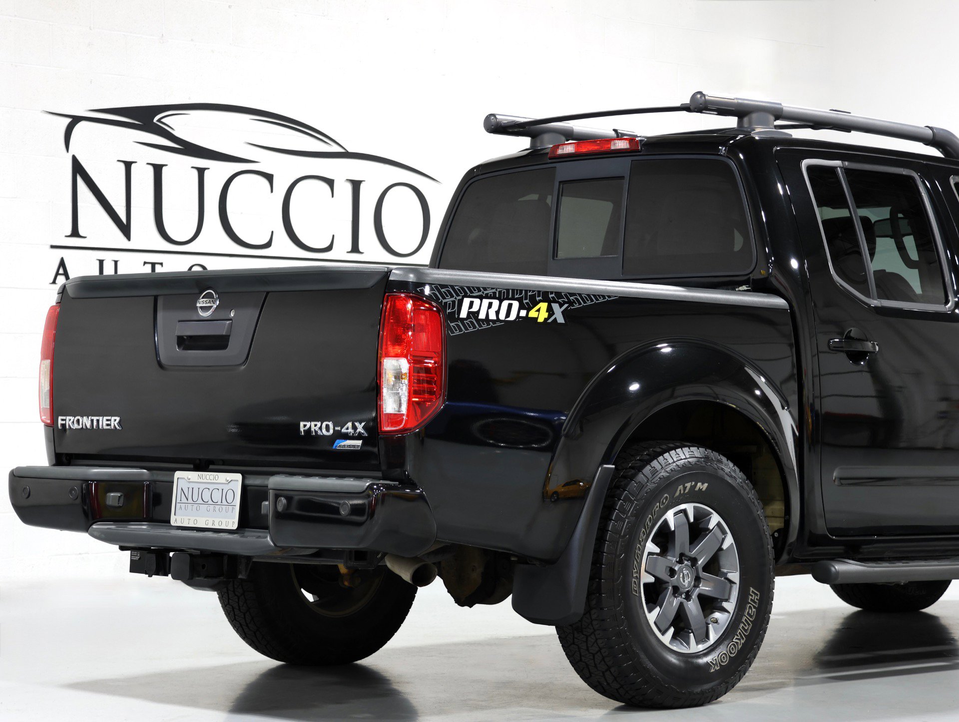 Used 2017 Nissan Frontier PRO-4X w/ Pro-4x Luxury Package AWD/4WD image 40