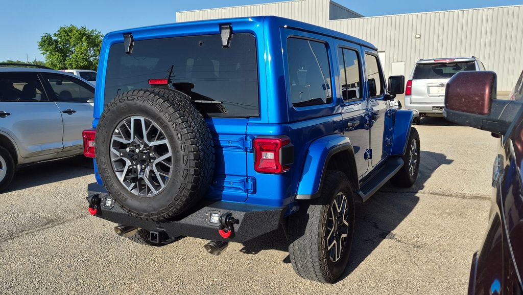 Used 2024 Jeep Wrangler Unlimited Sahara AWD/4WD image 2