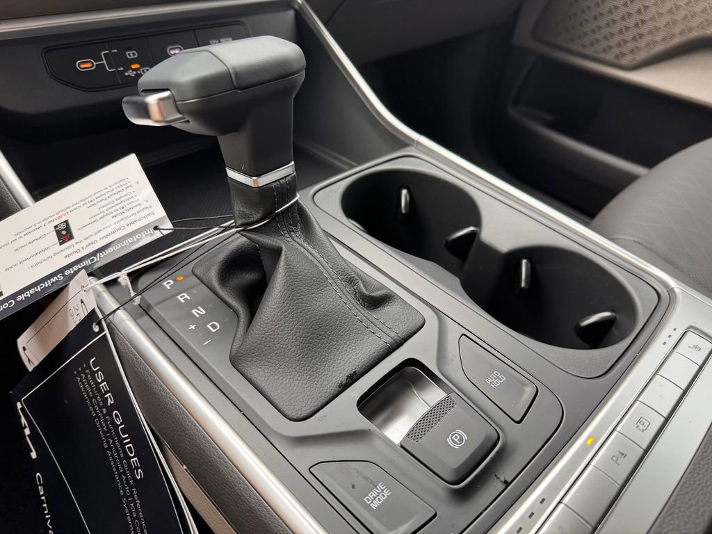 New 2026 Kia Carnival FWD image 19