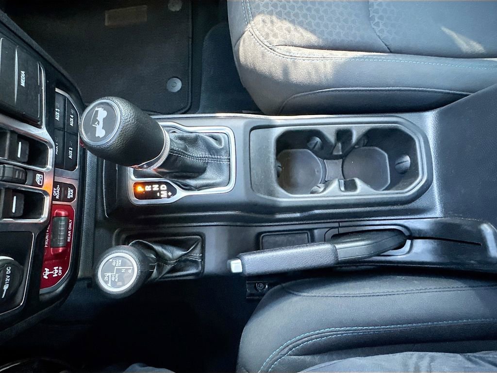 Used 2024 Jeep Wrangler Unlimited Rubicon 4xe AWD/4WD image 24