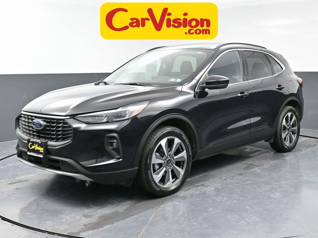 Used 2025 Ford Escape Platinum image 5