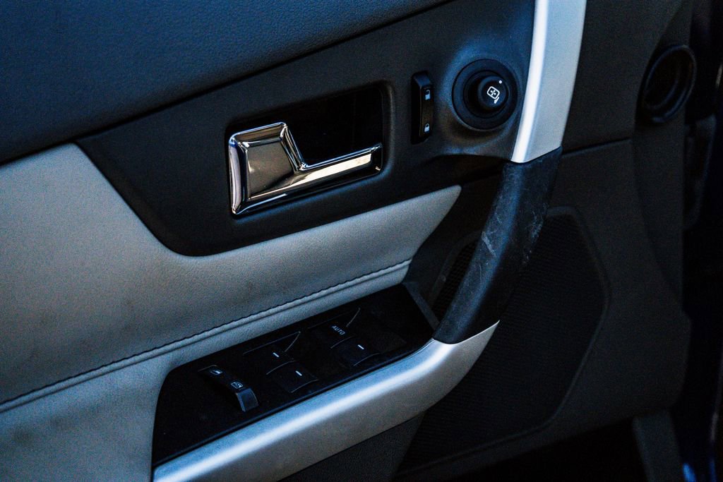 Used 2013 Ford Edge SEL FWD image 24