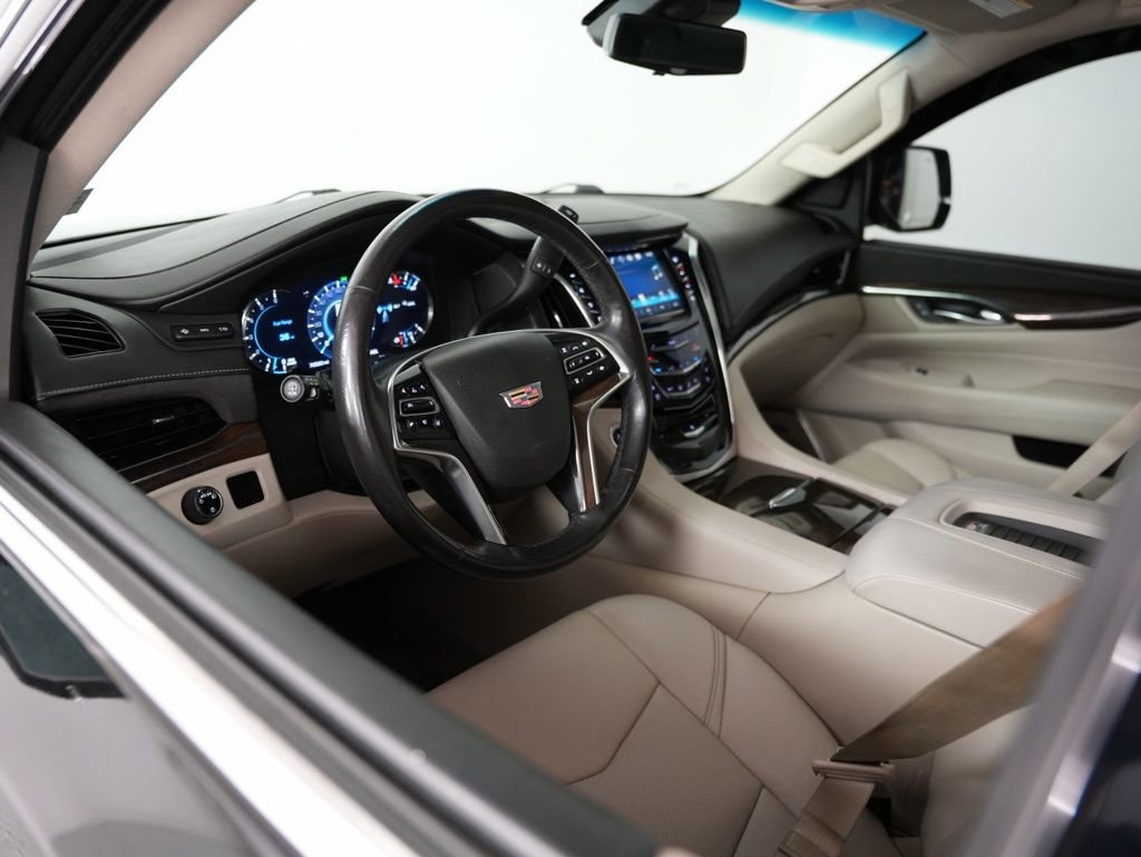 Used 2018 Cadillac Escalade Premium Luxury image 6
