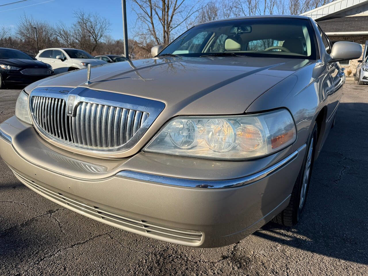 Used 2006 Lincoln Town Car Signature image 24