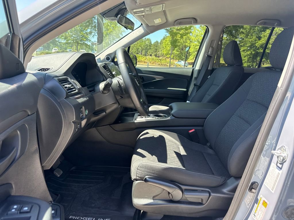 Certified 2025 Honda Ridgeline Sport image 13