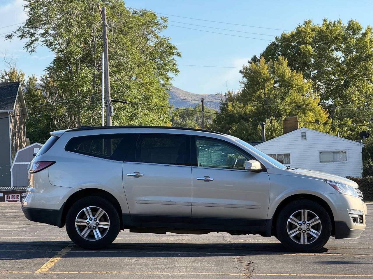 Used 2016 Chevrolet Traverse LT FWD image 6