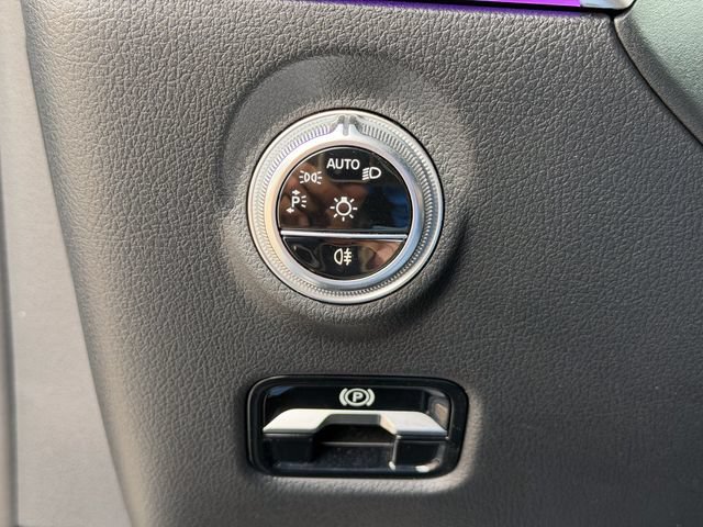 Used 2024 Mercedes-Benz C 300 Sedan image 8