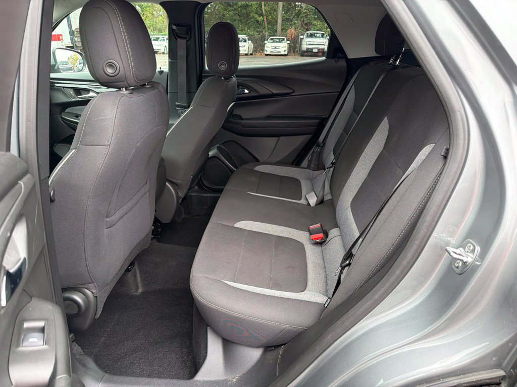 Used 2025 Chevrolet TrailBlazer LT AWD/4WD image 17