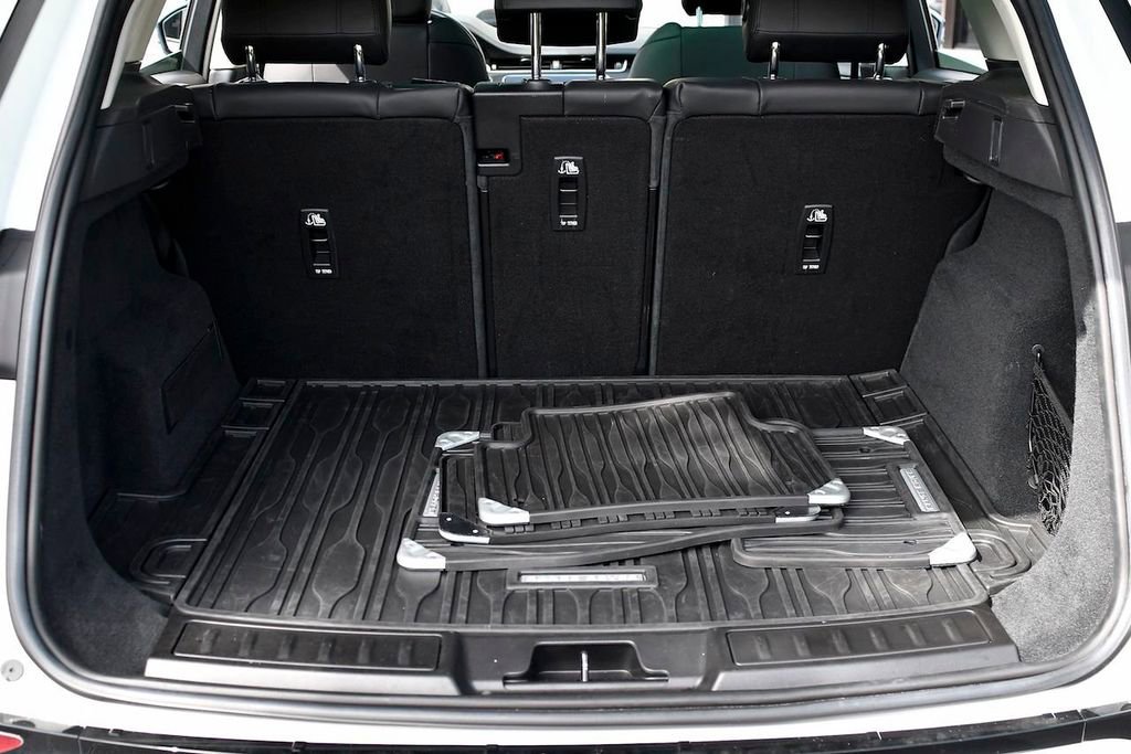 Used 2020 Land Rover Range Rover Evoque SE image 23