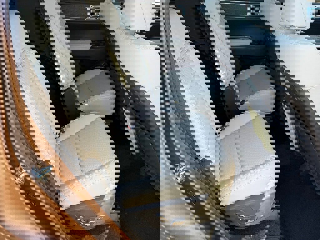 Used 2024 Hyundai Santa Fe Calligraphy image 24