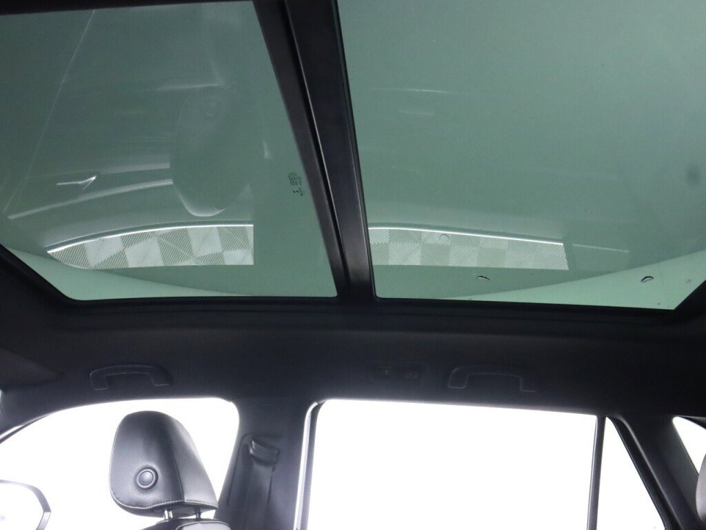 Used 2020 Volkswagen Atlas Cross Sport SEL image 28