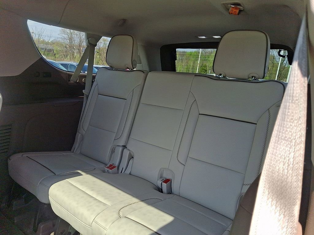 Used 2023 GMC Yukon XL Denali w/ LPO, Floor Liner Package AWD/4WD image 10