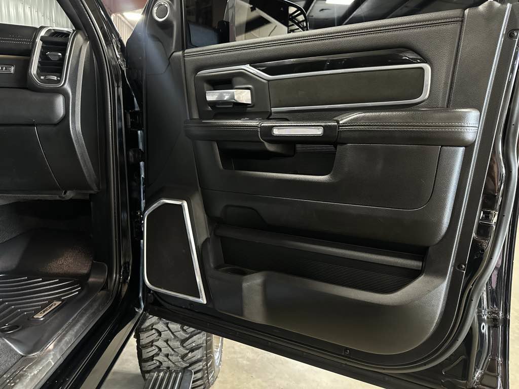 Used 2019 RAM 2500 Laramie image 8