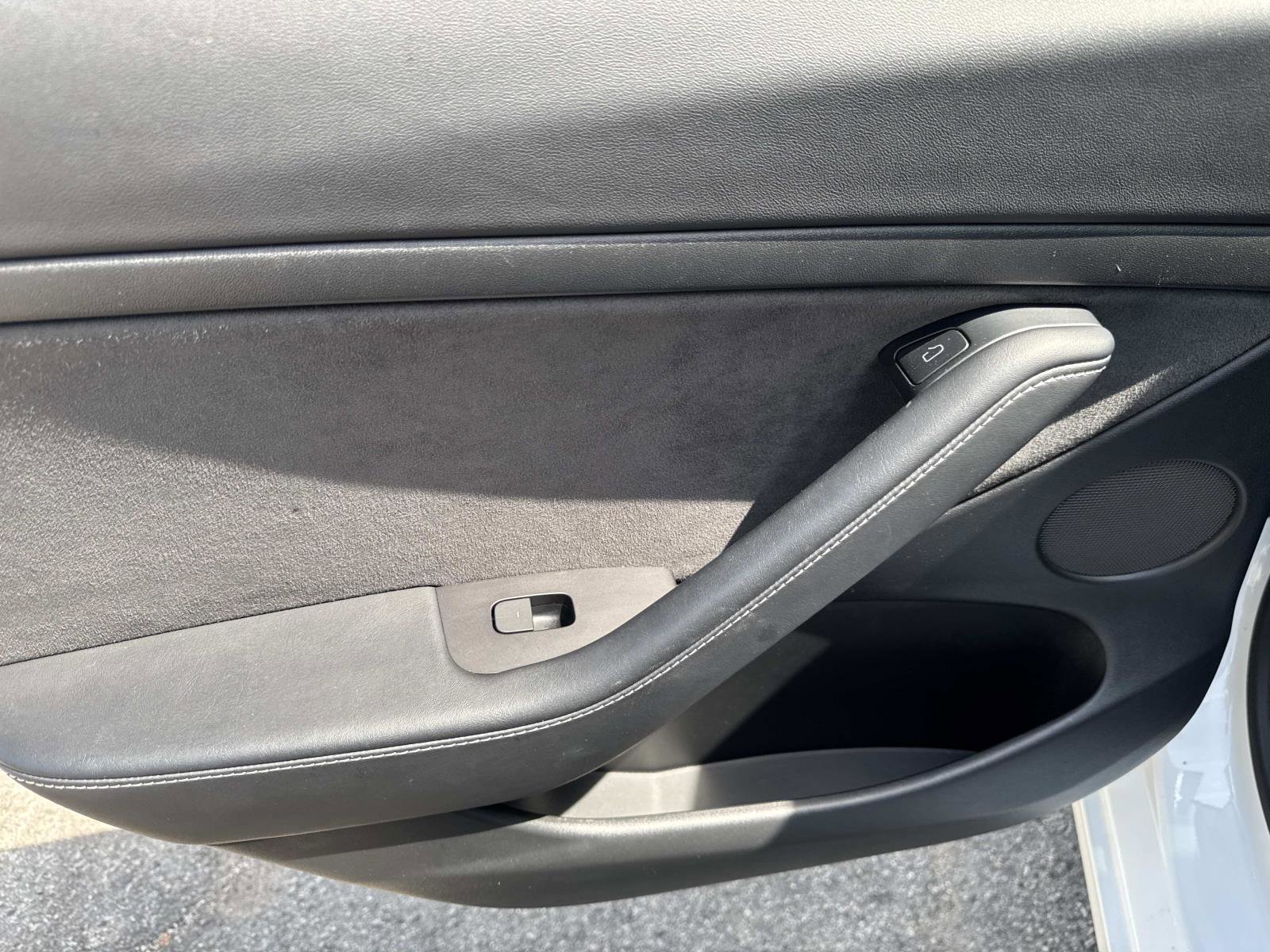 Used 2021 Tesla Model 3 Standard Range Plus image 9