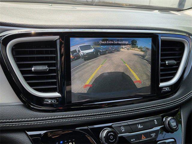 Certified 2022 Chrysler Pacifica Touring-L w/ S Appearance Package image 23