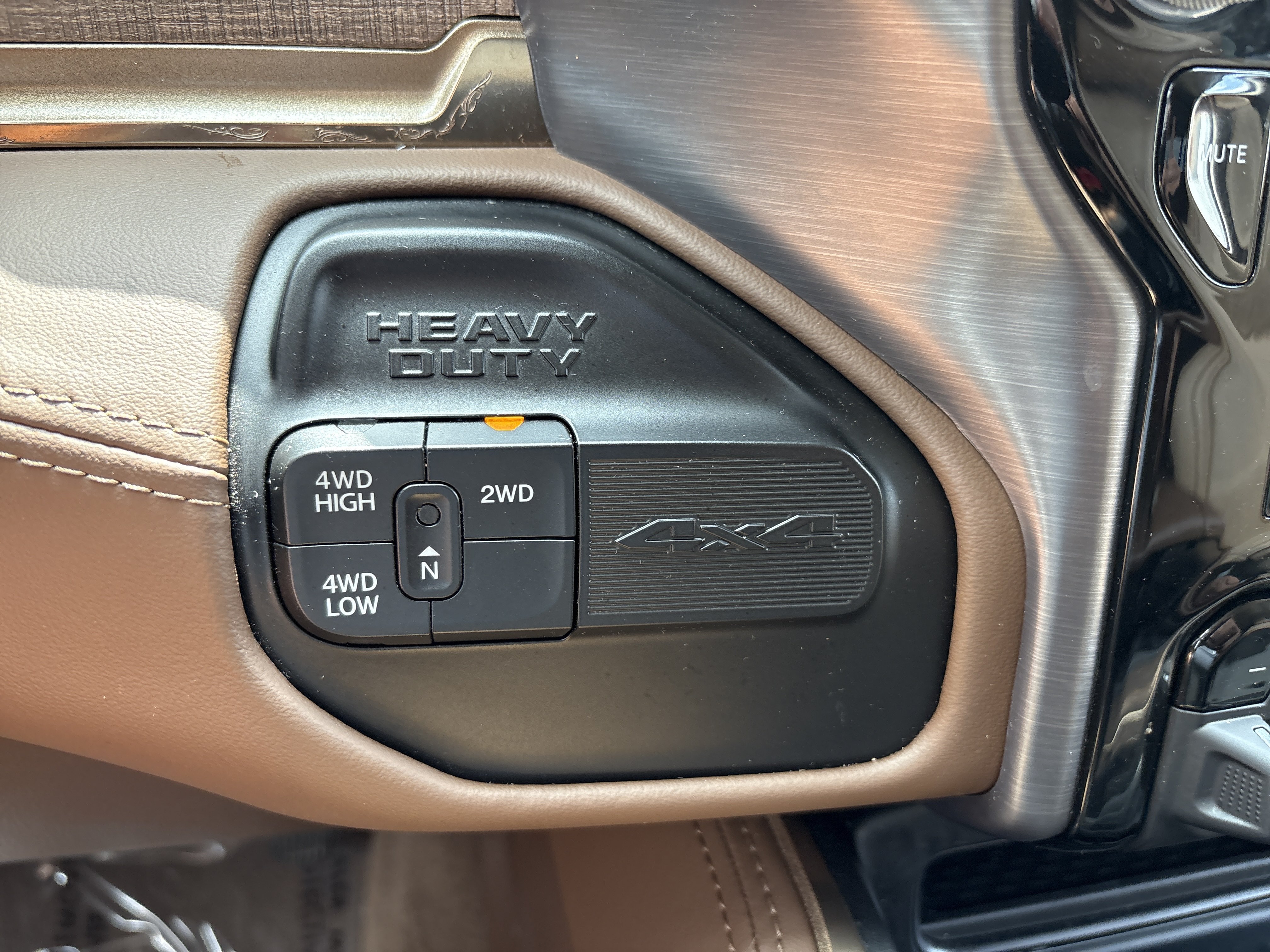 Used 2024 RAM 3500 Limited AWD/4WD image 32