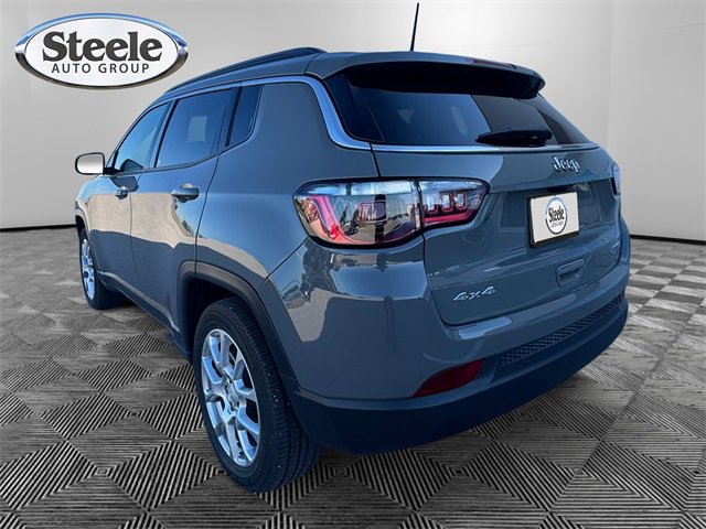 Used 2023 Jeep Compass Latitude image 3