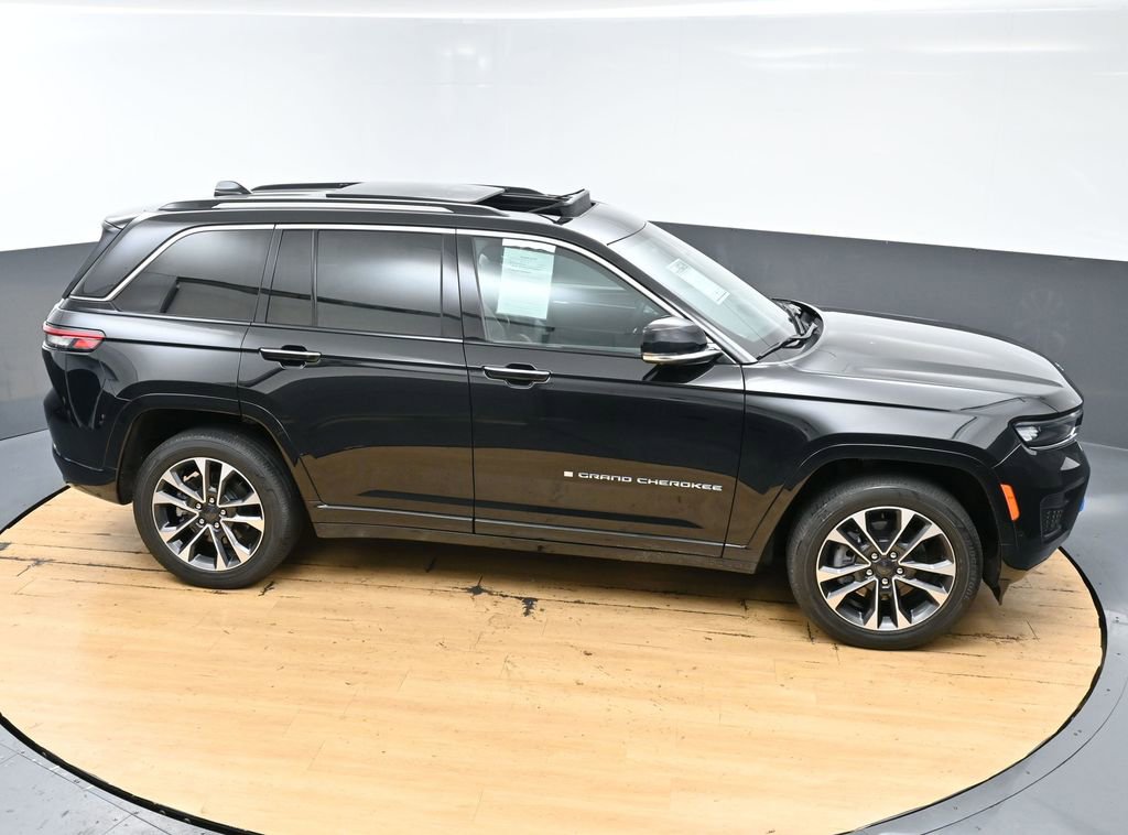 Used 2023 Jeep Grand Cherokee Overland w/ Advanced Protech Group III AWD/4WD image 50