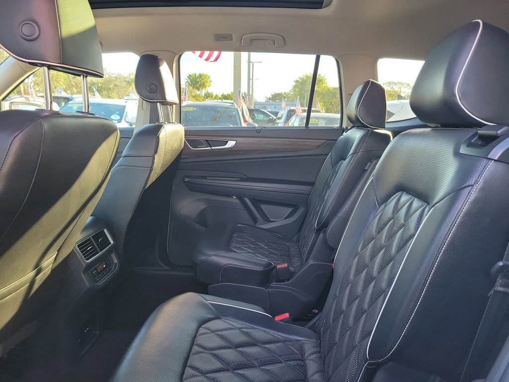 Certified 2024 Volkswagen Atlas SEL Premium R-Line image 8