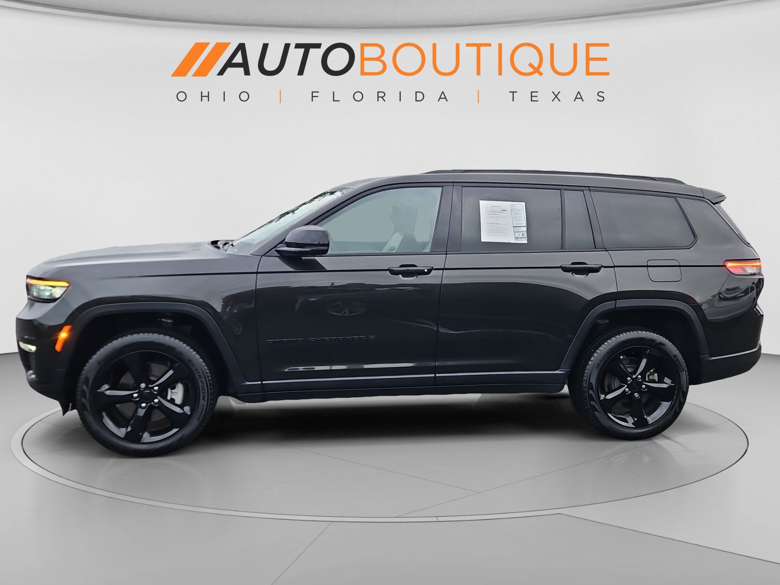 Used 2024 Jeep Grand Cherokee L Limited w/ Black Appearance Package AWD/4WD image 2