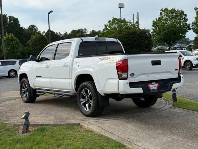Used 2016 Toyota Tacoma TRD Sport w/ Premium & Technology Package AWD/4WD image 4