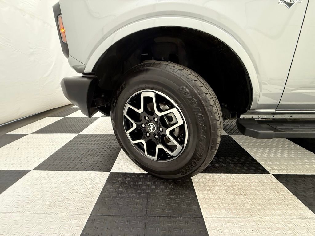 Used 2024 Ford Bronco Outer Banks image 11