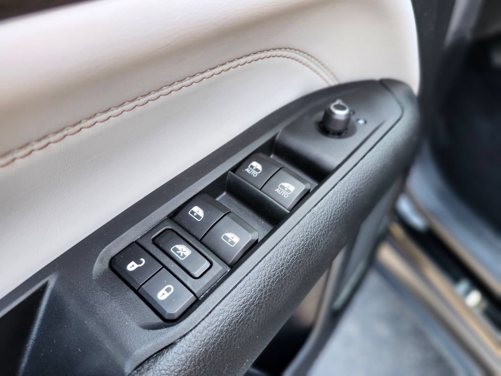 Used 2023 Jeep Compass Limited AWD/4WD image 17