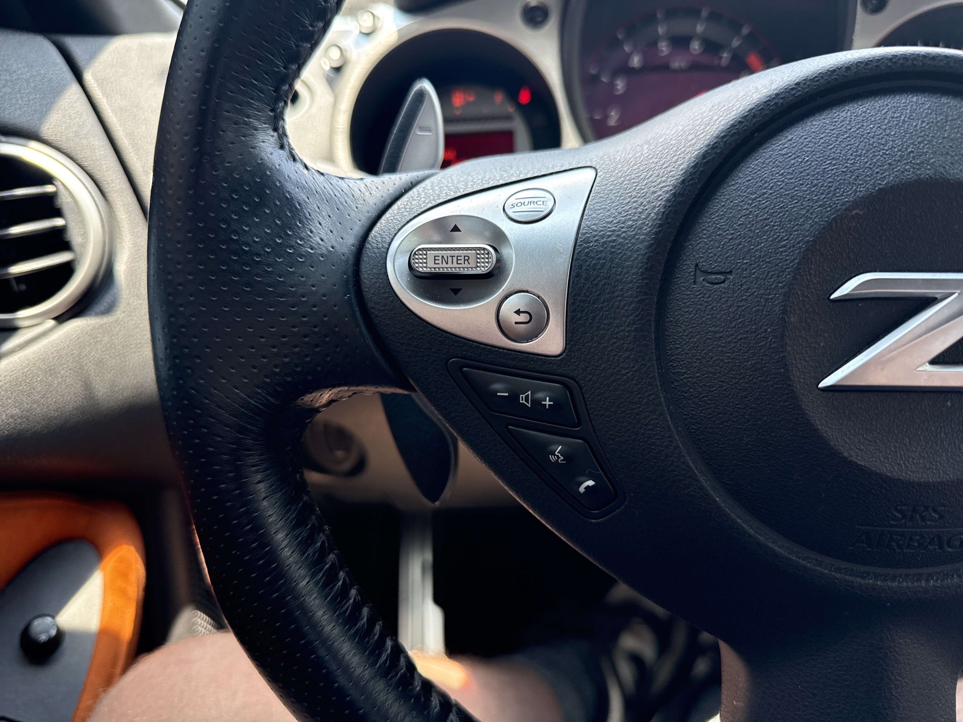 Used 2014 Nissan 370Z Touring w/ Sport Package RWD image 17