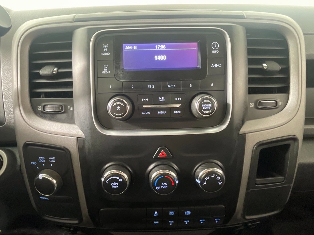 Used 2015 RAM 3500 Tradesman image 17