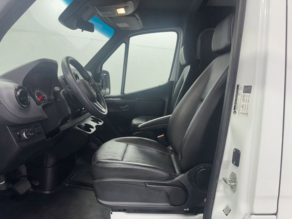 Used 2023 Mercedes-Benz Sprinter 1500 image 7