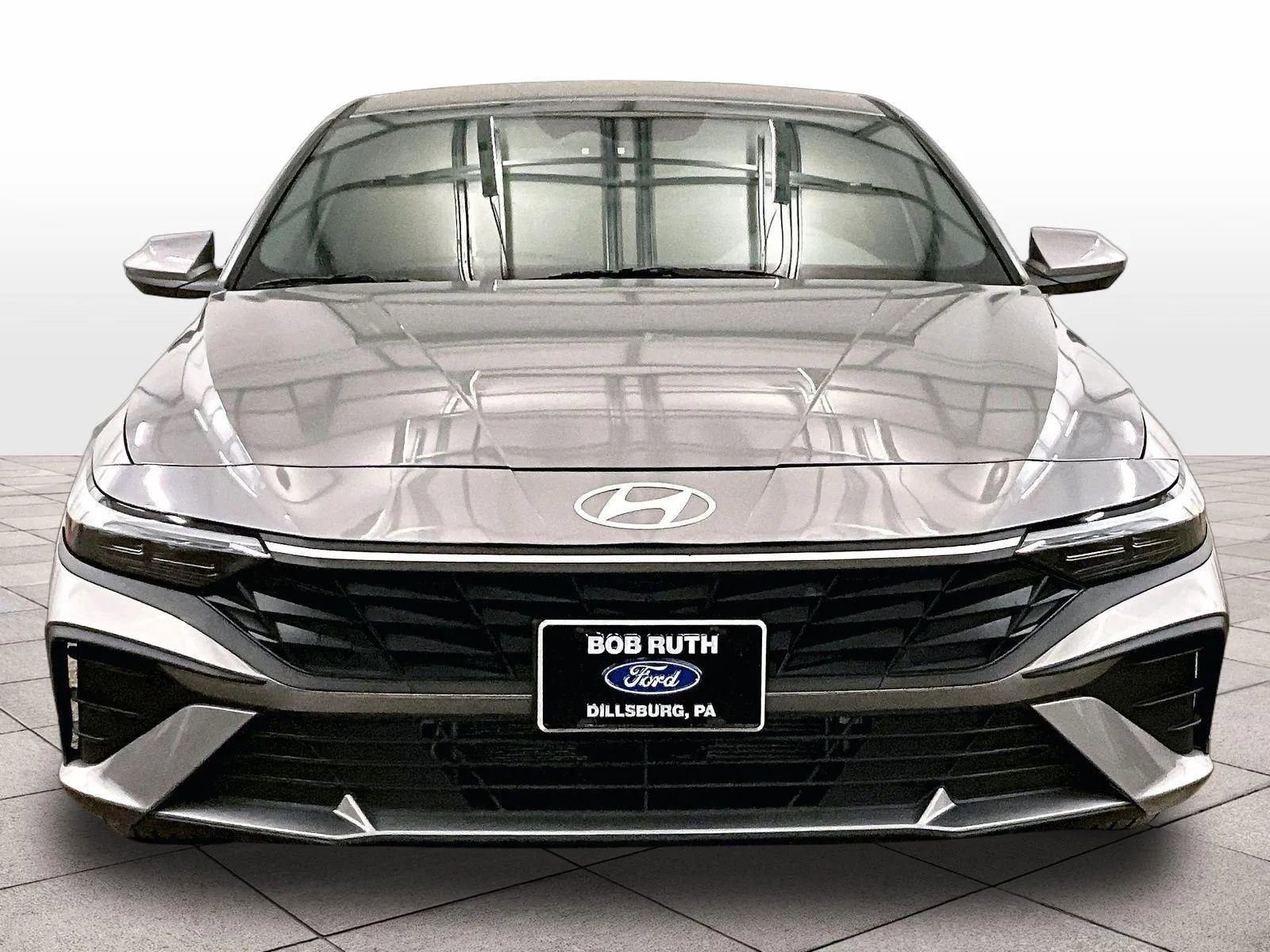 Used 2025 Hyundai Elantra Blue image 3