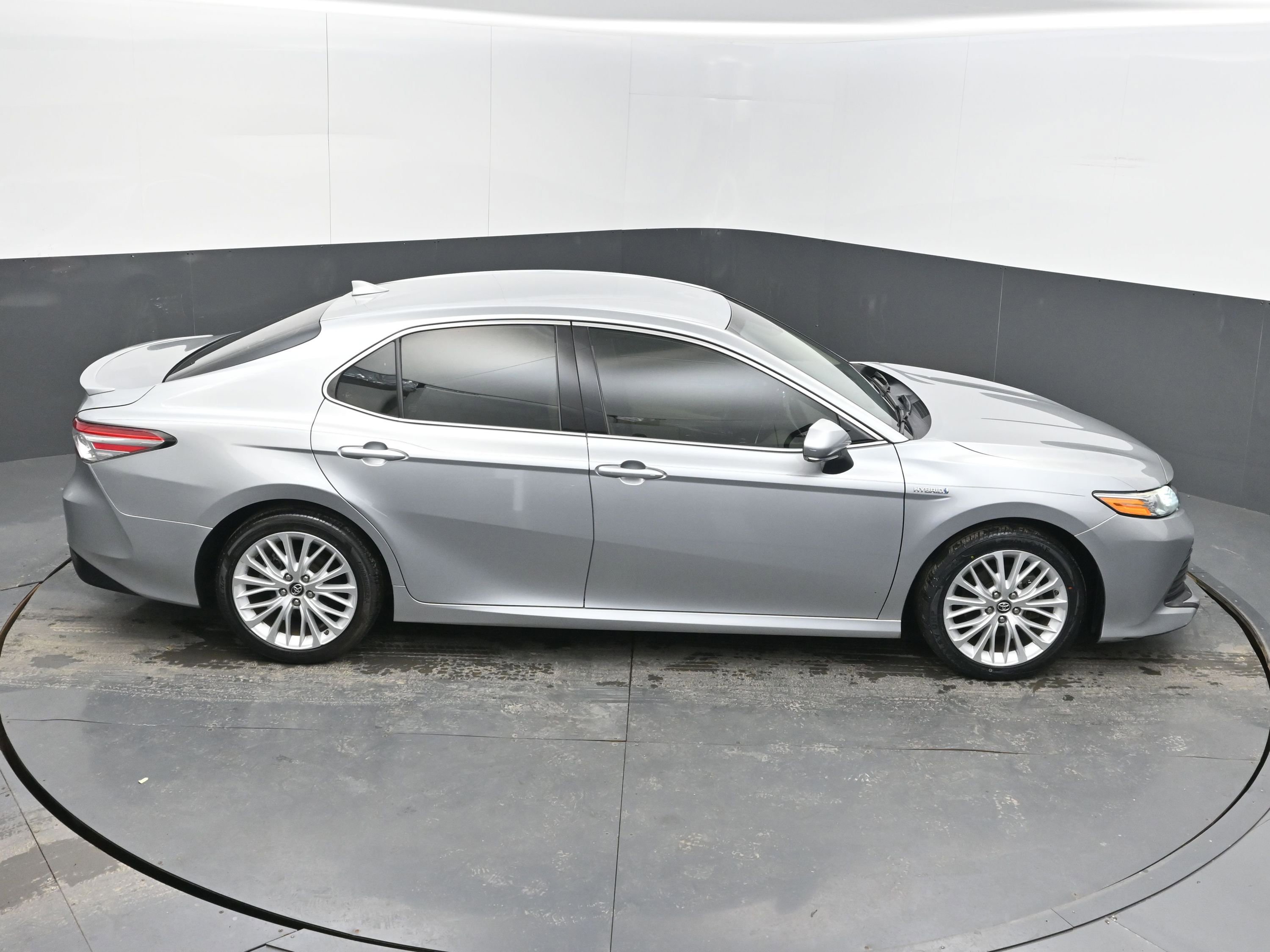 Used 2019 Toyota Camry XLE image 35