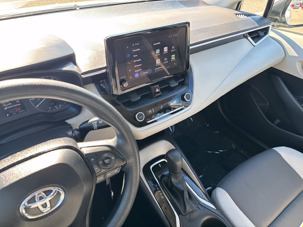 Used 2025 Toyota Corolla LE FWD image 21