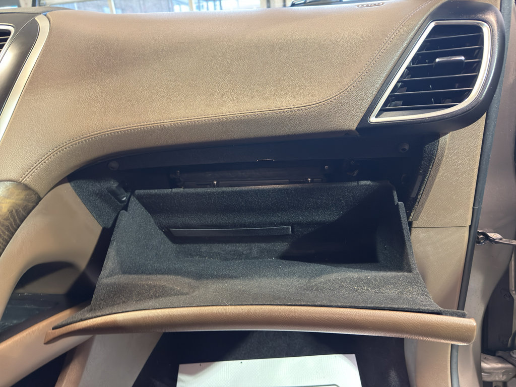 Used 2016 Lincoln MKX Reserve w/ Climate Package AWD/4WD image 24