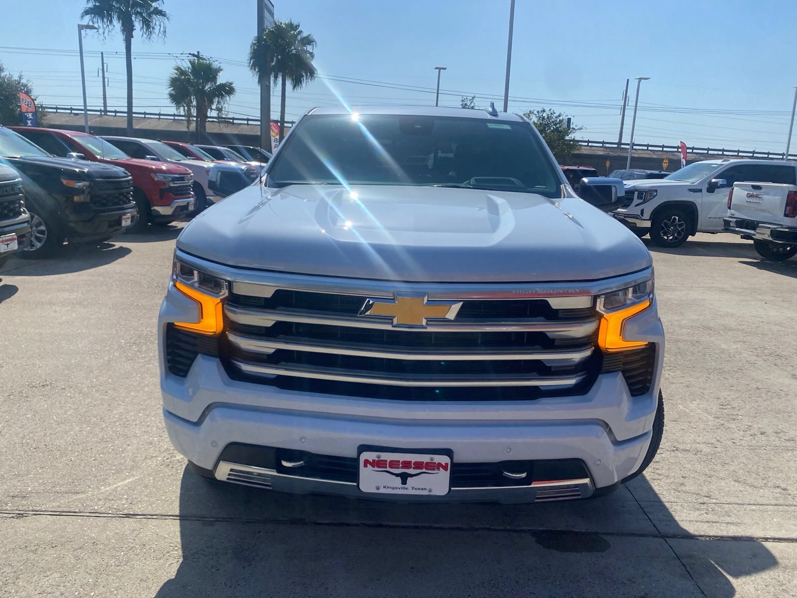 New 2026 Chevrolet Silverado 1500 High Country w/ High Country Premium Package AWD/4WD image 2