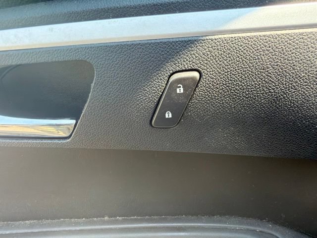 Used 2010 Chevrolet Traverse LT FWD image 19